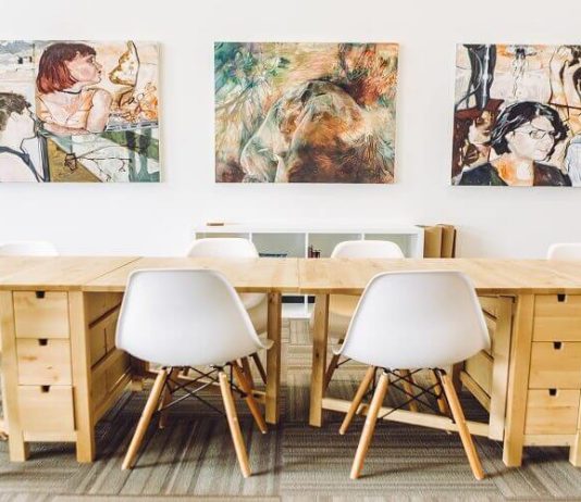 How to Arrange Canvas Prints In Your Home