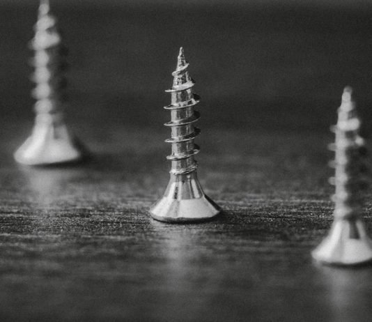 Common Applications and Benefits of Screw Air Compressors with Dryers in Various Industries