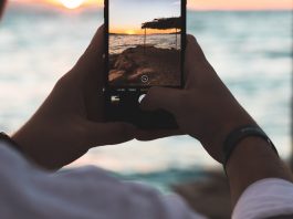 The Role of Strong Connectivity in Instant Photo Printers