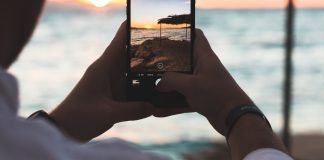 The Role of Strong Connectivity in Instant Photo Printers