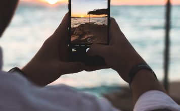 The Role of Strong Connectivity in Instant Photo Printers