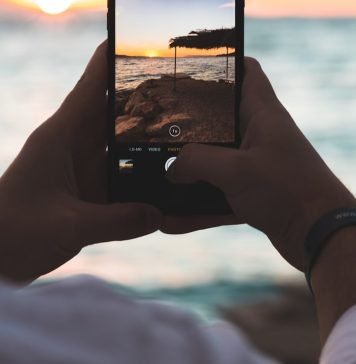 The Role of Strong Connectivity in Instant Photo Printers